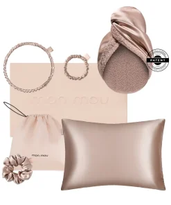 Set von Accessoires aus Seide