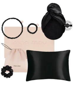 Set von Accessoires aus Seide