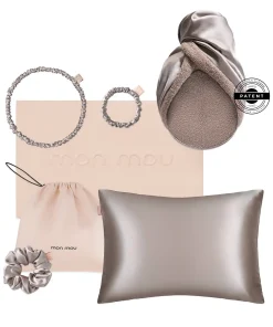 Set von Accessoires aus Seide